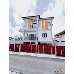 บ้าน บ้านเดี่ยว 3 ชั้น 50 ตรว. บ้านสร้างเอง สภาพใหม่ พัฒนาการ 32 50 ตร.วา 4 ห้อง