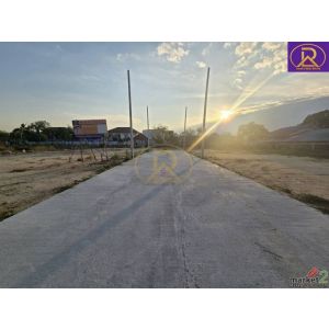 ขายที่ดิน2แปลงสุดท้าย ที่ดินเหมาะสร้างบ้าน โฮมออฟฟิศ ติดสวนสาธารณะลานคนเมือง ถนน