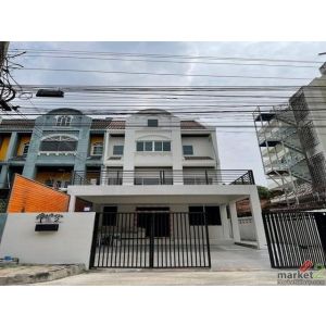 ให้เช่า Home Office 3 ชั้น ซอยลาดพร้าว91 ใกล้ รถไฟฟ้าสถานีมหาดไทย