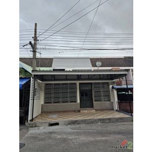 ให้เช่าทาวน์เฮาส์ 2 ชั้น Renovated ใหม่ 200 ตรม. ซอยพหลโยธิน 69-1 ใกล้ BTS สายหย
