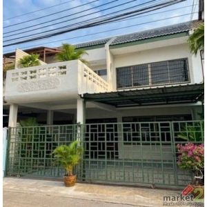 ทาวน์โฮม 2 ชั้น  2ห้องนอน 2 ห้องน้ำ 1 ห้องนั่งเล่นขนาดใหญ่ ซอยสาธุประดิษฐ์ 15 พร