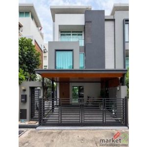 HS 2042 ขายบ้านแฝด 3 ชั้น ไอริส เรสซิเดนซ์ ประดิษฐ์มนูธรรม IRIS Residence ถนนลาด