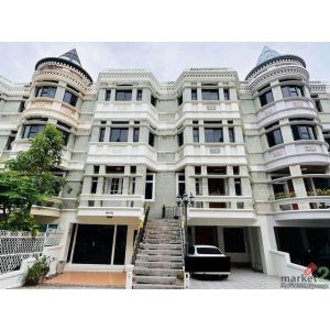 ให้เช่าทาวน์โฮม 4 ชั้น 350 ตรม 4 ห้องนอน หมู่บ้านชิชาคาสเซิล สุขุมวิท 31 หลังมศว