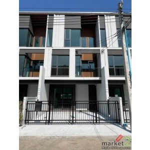 HR 10453 ให้เช่าทาวน์โฮม 3 ชั้น 3ห้องนอน โครงการบ้านกลางเมือง รามคำแหง 174
