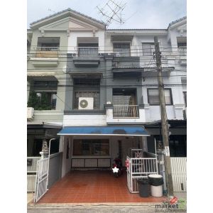 ให้เช่าทาวน์โฮม 3 ชั้น 3 ห้องนอน บ้านกลางเมือง เหม่งจ๋าย ลาดพร้าว 80 หน้าบ้านไม่