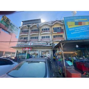 อาคารพาณิชย์ ใกล้ ตลาดสดเอเชีย-เก้าเลี้ยว ติดถนน ต. หนองเต่า อ. เก้าเลี้ยว จ. นค