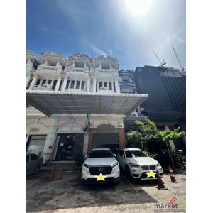 ให้เช่าอาคารพาณิชย์ 4 ชั้น + 1 ชั้นลอย Ekamai Complex ระหว่างเอกมัย 19 กับ 21 ใก